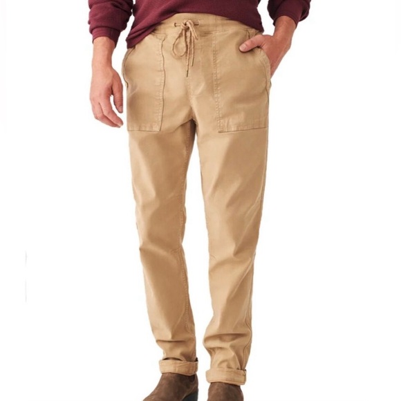 Faherty Men’s Traveler Pant in Khaki - Picture 1 of 7